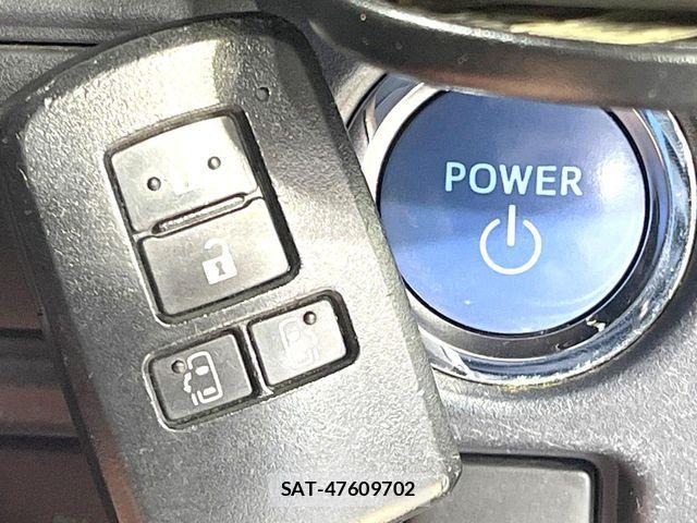 Toyota VOXY HYBRID 2015-01 7061371-8