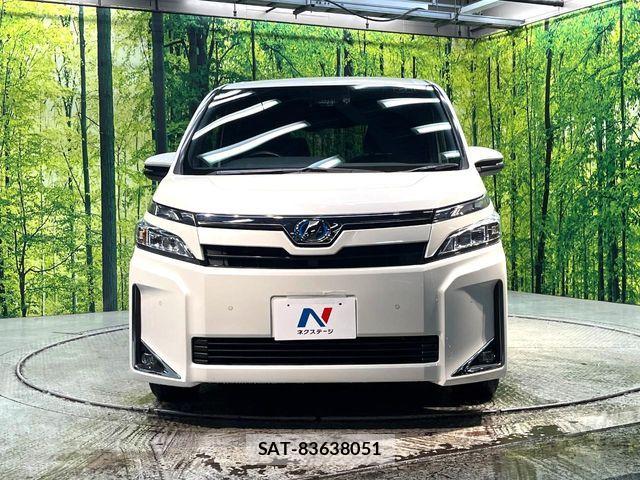 Toyota VOXY HYBRID 2019-05 7061363-14