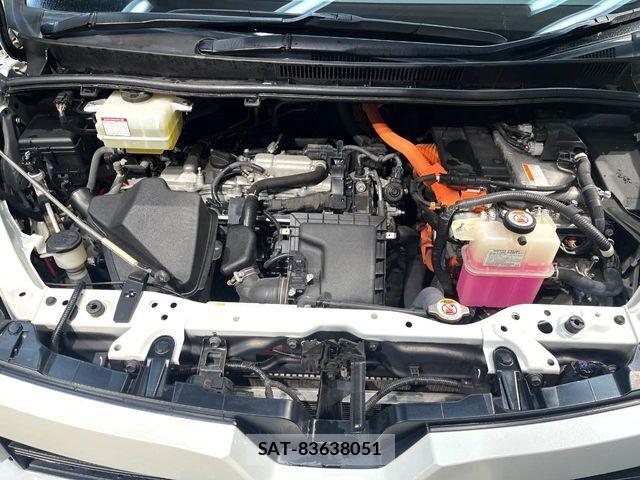 Toyota VOXY HYBRID 2019-05 7061363-18