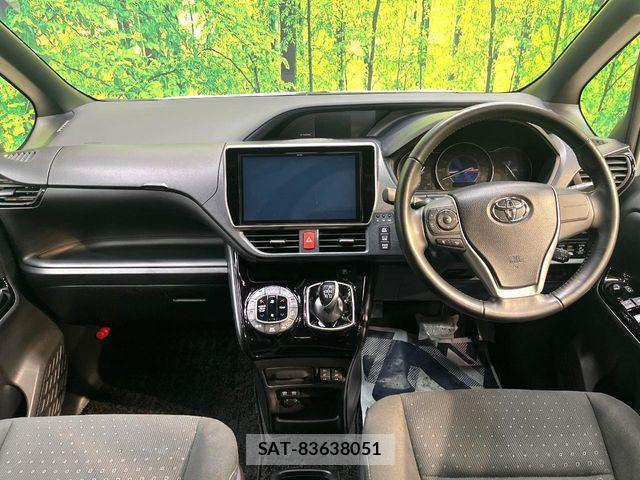 Toyota VOXY HYBRID 2019-05 7061363-1