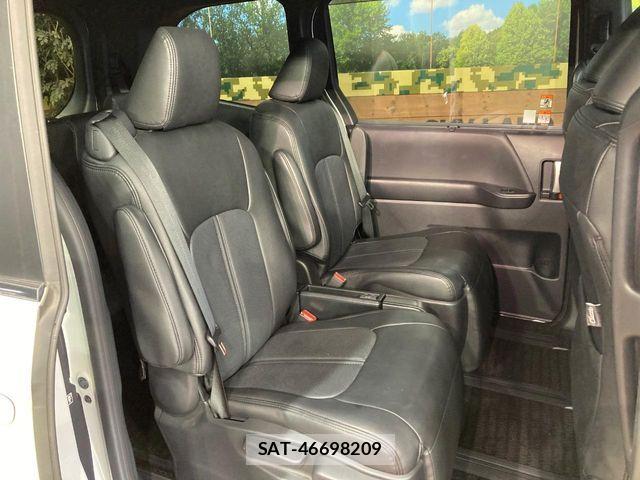 Toyota VOXY HYBRID 2023-04 7061343-9