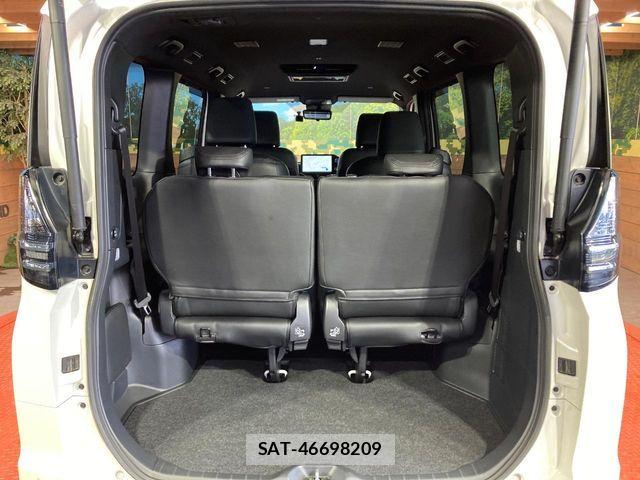 Toyota VOXY HYBRID 2023-04 7061343-10