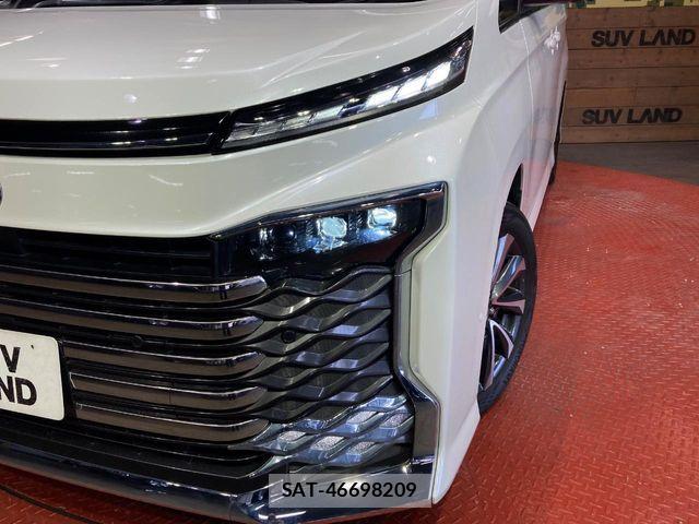 Toyota VOXY HYBRID 2023-04 7061343-11