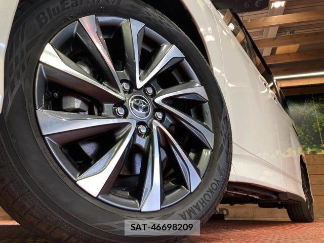 Toyota VOXY HYBRID 2023-04 7061343-12