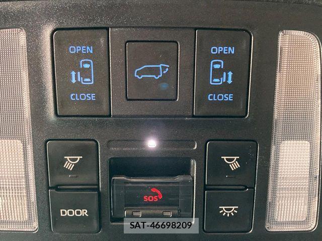 Toyota VOXY HYBRID 2023-04 7061343-6