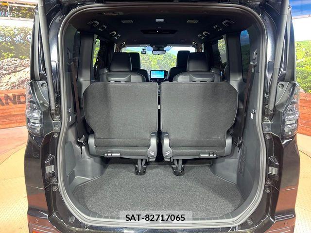 Toyota VOXY HYBRID 2025-02 7061348-9