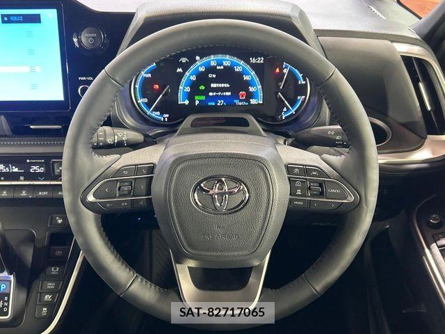 Toyota VOXY HYBRID 2025-02 7061348-10