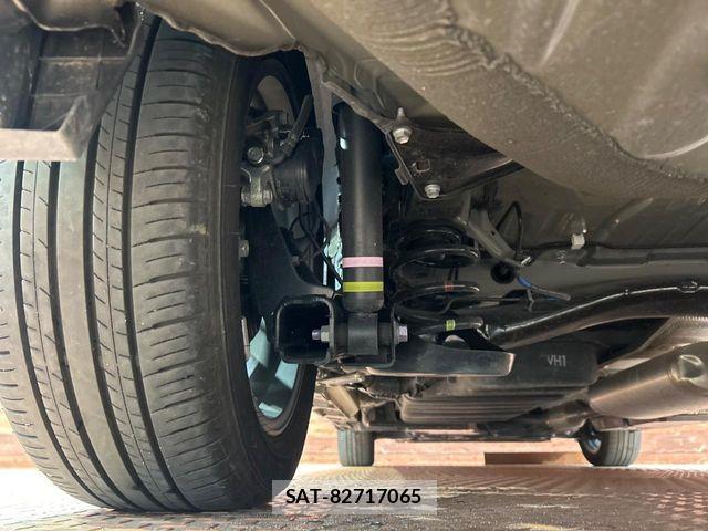 Toyota VOXY HYBRID 2025-02 7061348-18