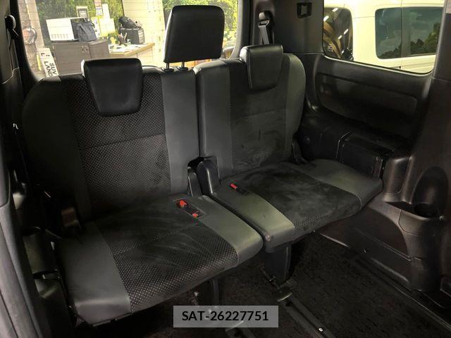 Toyota VOXY HYBRID 2020-11 7061354-10