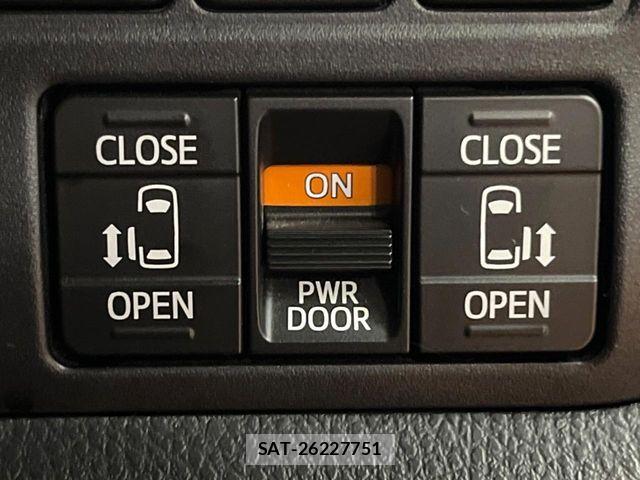 Toyota VOXY HYBRID 2020-11 7061354-4