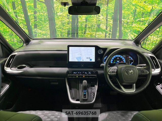Toyota VOXY HYBRID 2023-05 7061349-1