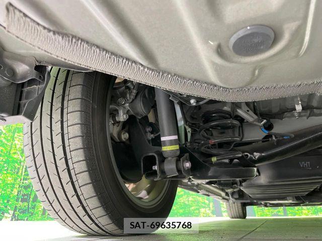 Toyota VOXY HYBRID 2023-05 7061349-19