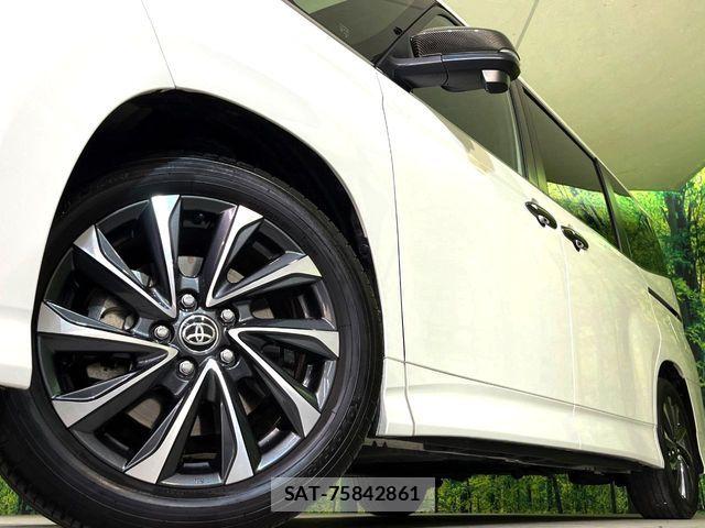 Toyota VOXY HYBRID 2025-02 7061347-13