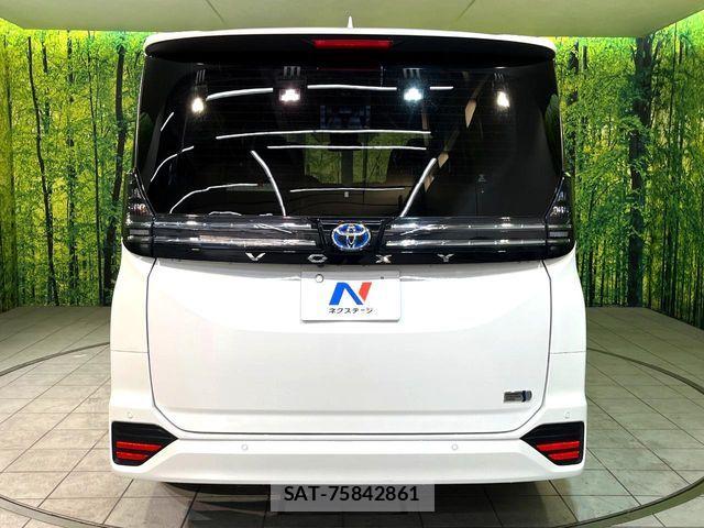Toyota VOXY HYBRID 2025-02 7061347-15
