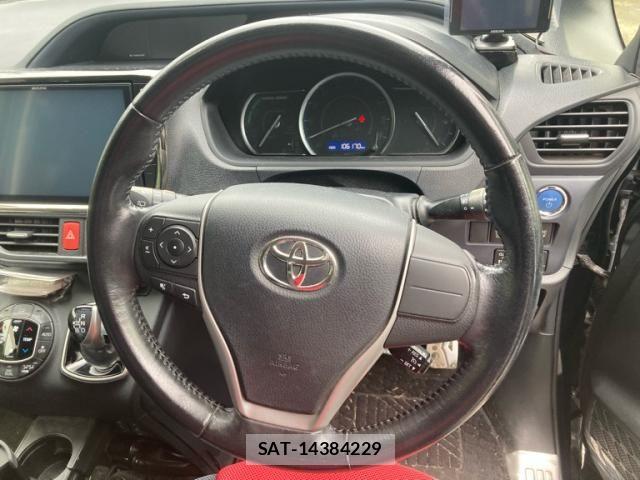 Toyota VOXY HYBRID 2014-07 7061368-10