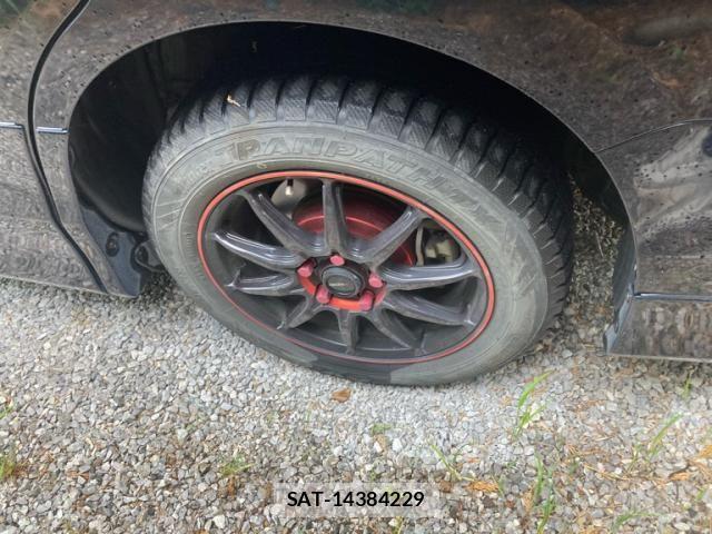 Toyota VOXY HYBRID 2014-07 7061368-7