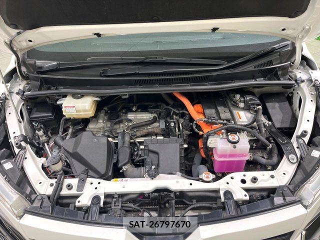 Toyota VOXY HYBRID 2021-06 7061360-18