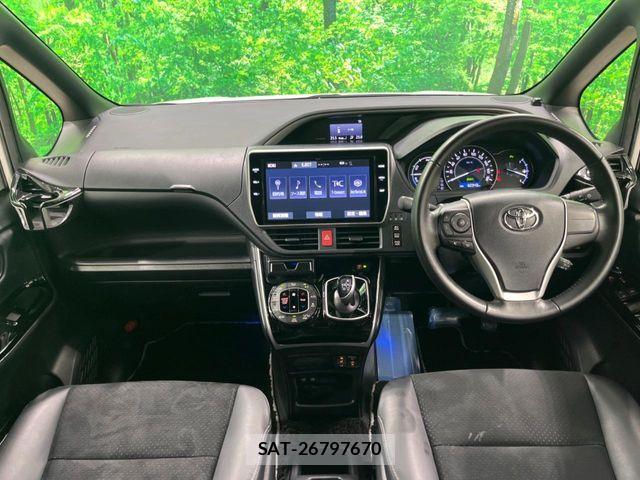 Toyota VOXY HYBRID 2021-06 7061360-1