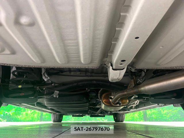 Toyota VOXY HYBRID 2021-06 7061360-19