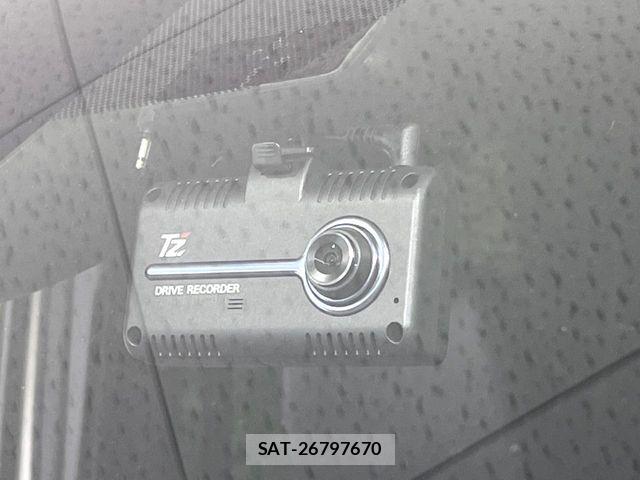 Toyota VOXY HYBRID 2021-06 7061360-6