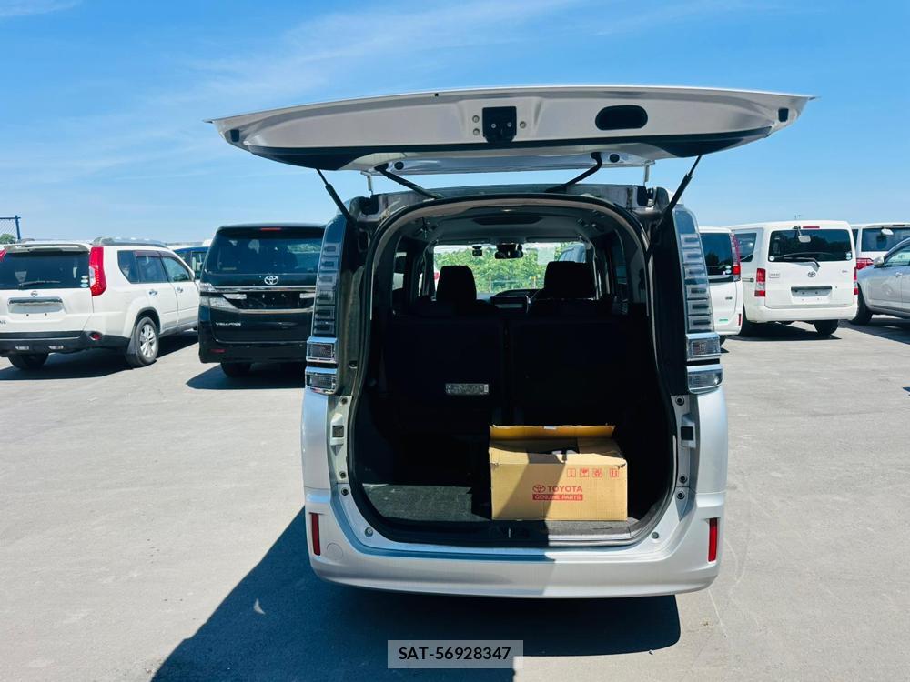 Toyota VOXY HYBRID 2019 7072721-26