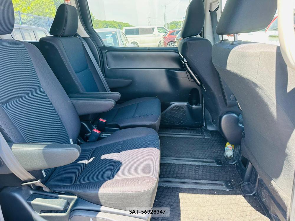 Toyota VOXY HYBRID 2019 7072721-8