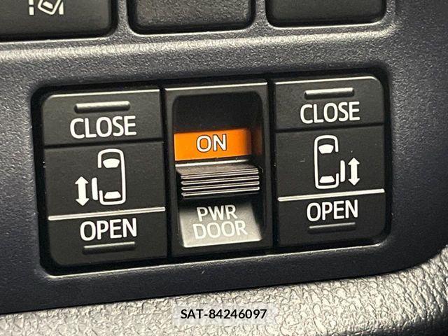 Toyota VOXY HYBRID 2016-07 7227006-5