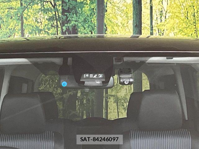 Toyota VOXY HYBRID 2016-07 7227006-6