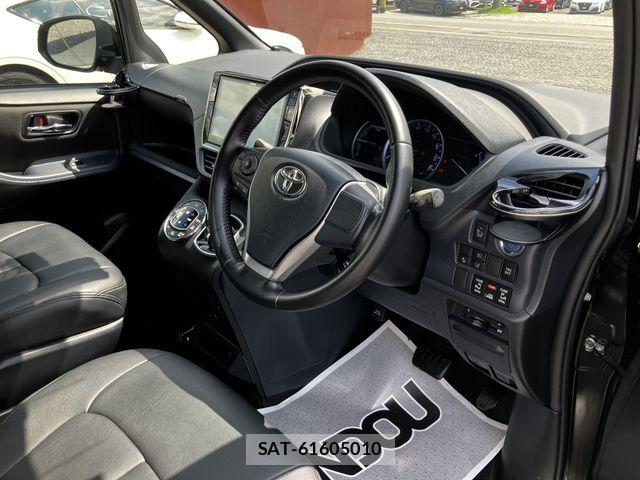Toyota VOXY HYBRID 2016-05 7227007-10