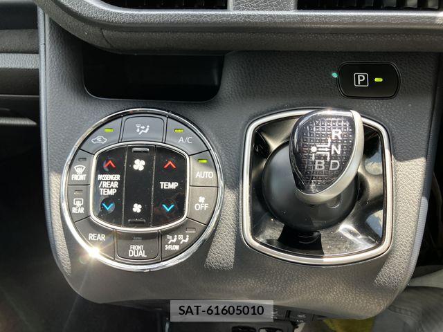 Toyota VOXY HYBRID 2016-05 7227007-17