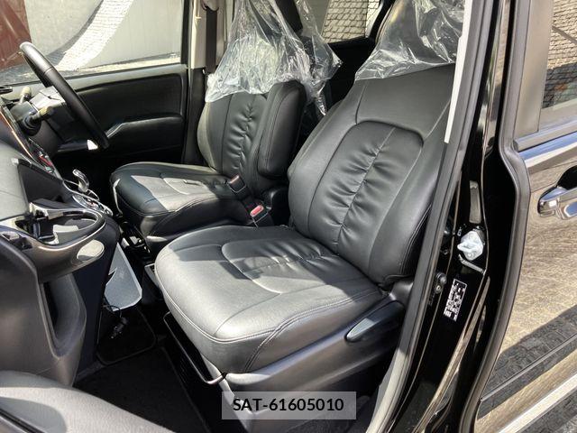 Toyota VOXY HYBRID 2016-05 7227007-20