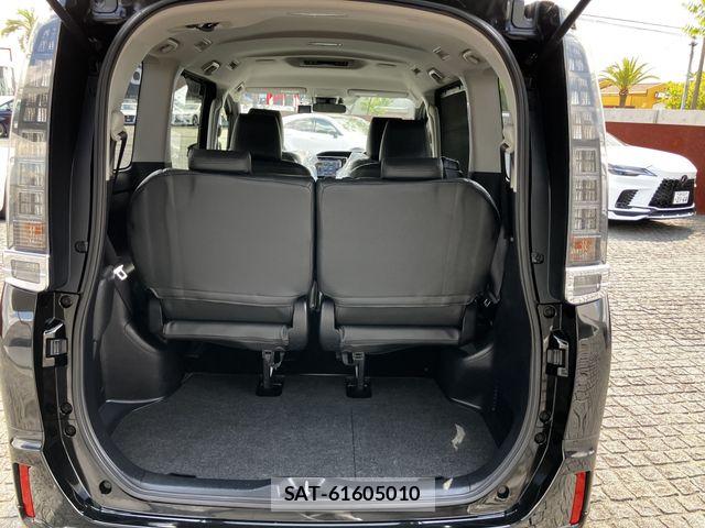 Toyota VOXY HYBRID 2016-05 7227007-23