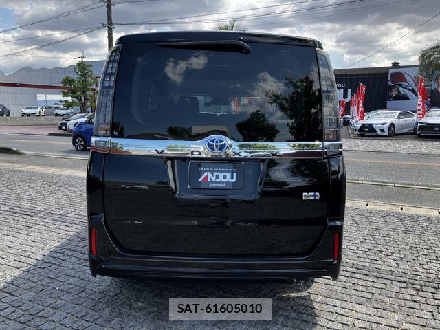 Toyota VOXY HYBRID 2016-05 7227007-6