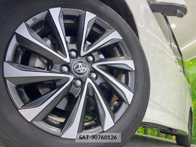 Toyota VOXY HYBRID 2023-11 7227054-12
