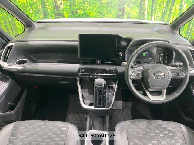 Toyota VOXY HYBRID 2023-11 7227054-1