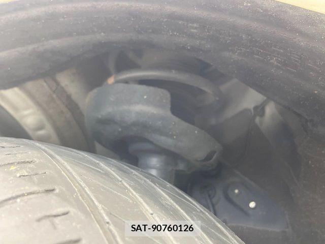 Toyota VOXY HYBRID 2023-11 7227054-19