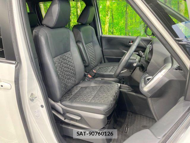 Toyota VOXY HYBRID 2023-11 7227054-7