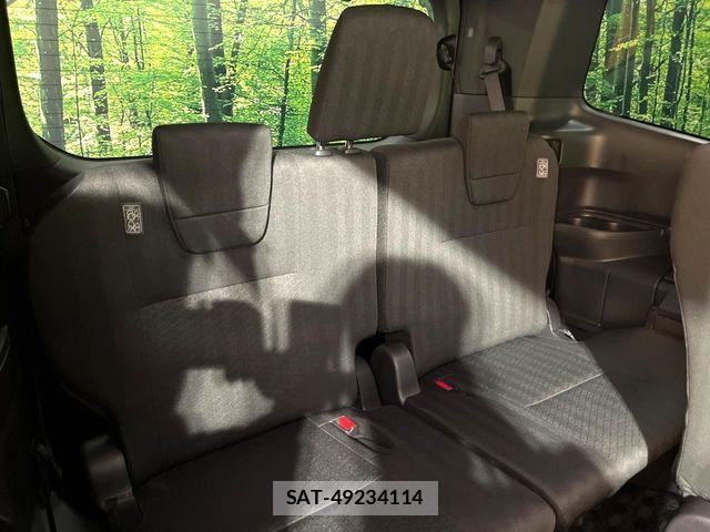 Toyota VOXY HYBRID 2022-12 7227037-9