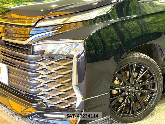 Toyota VOXY HYBRID 2022-12 7227037-12