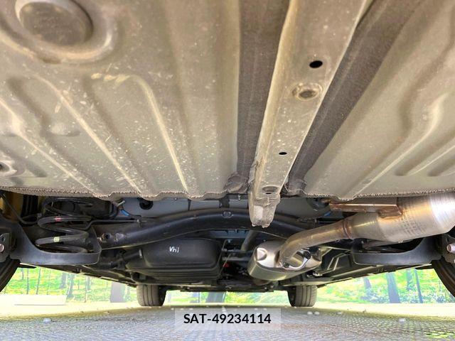 Toyota VOXY HYBRID 2022-12 7227037-19