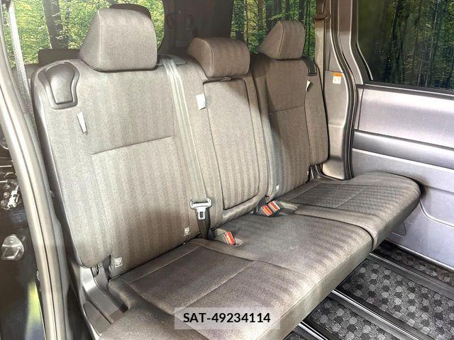 Toyota VOXY HYBRID 2022-12 7227037-8