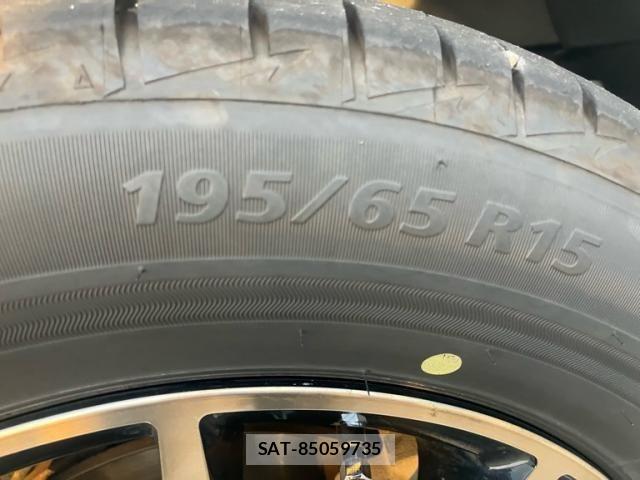 Toyota VOXY HYBRID 2016-10 7227004-9