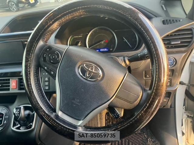 Toyota VOXY HYBRID 2016-10 7227004-14