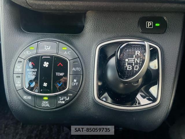 Toyota VOXY HYBRID 2016-10 7227004-20