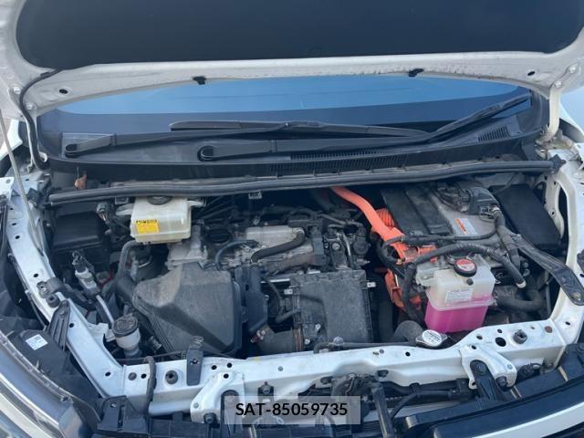 Toyota VOXY HYBRID 2016-10 7227004-24