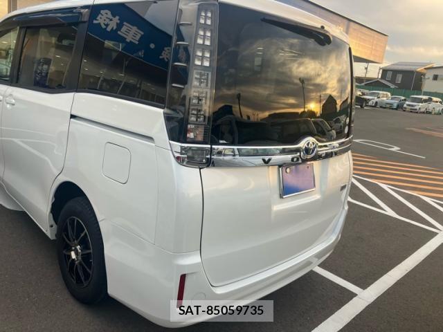 Toyota VOXY HYBRID 2016-10 7227004-3