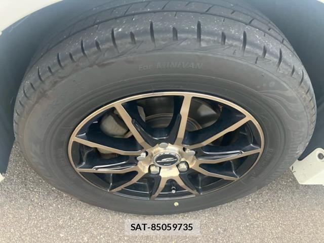 Toyota VOXY HYBRID 2016-10 7227004-5