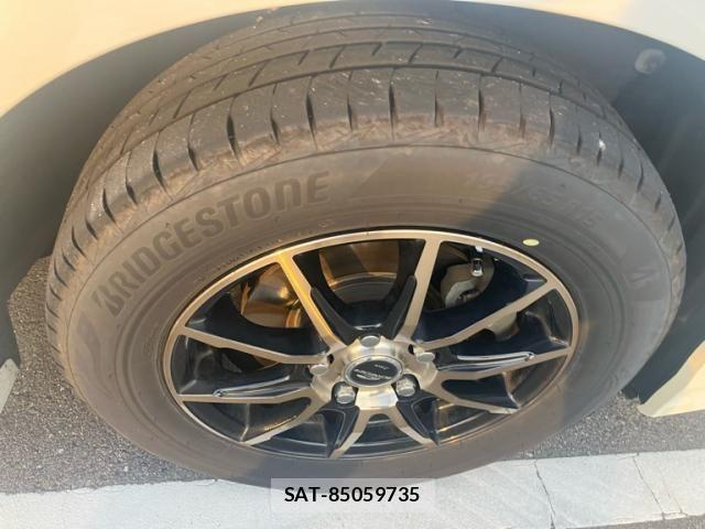 Toyota VOXY HYBRID 2016-10 7227004-8