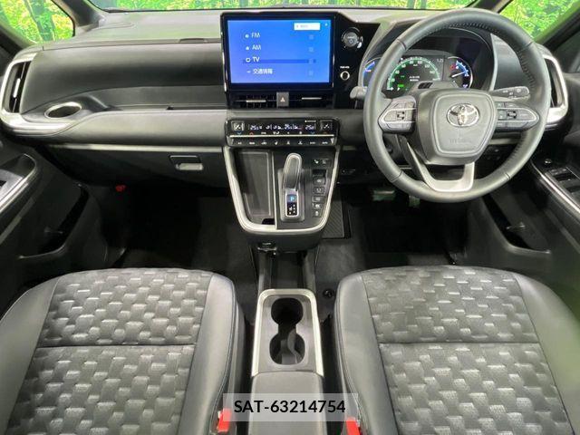 Toyota VOXY HYBRID 2025-07 7227063-1