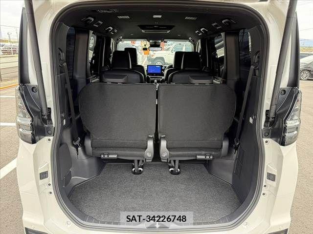 Toyota VOXY HYBRID 2023-08 7227044-20